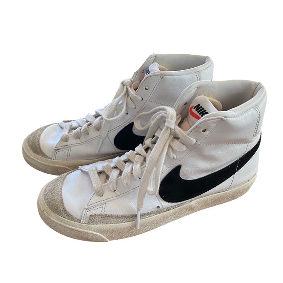 Nike women’s Blazer Mid ‘77 sneakers size 7.5 - Picture 1 of 9